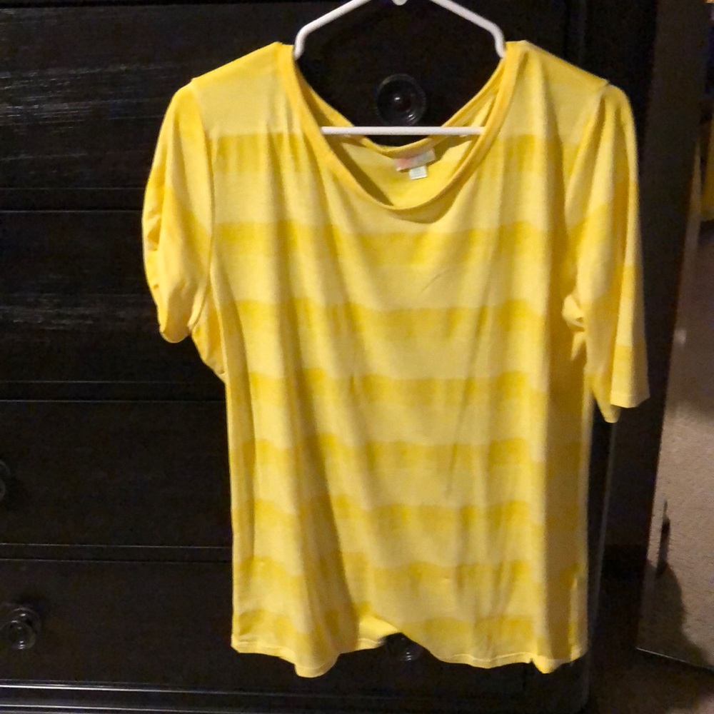 LuLaRoe Gigi Top